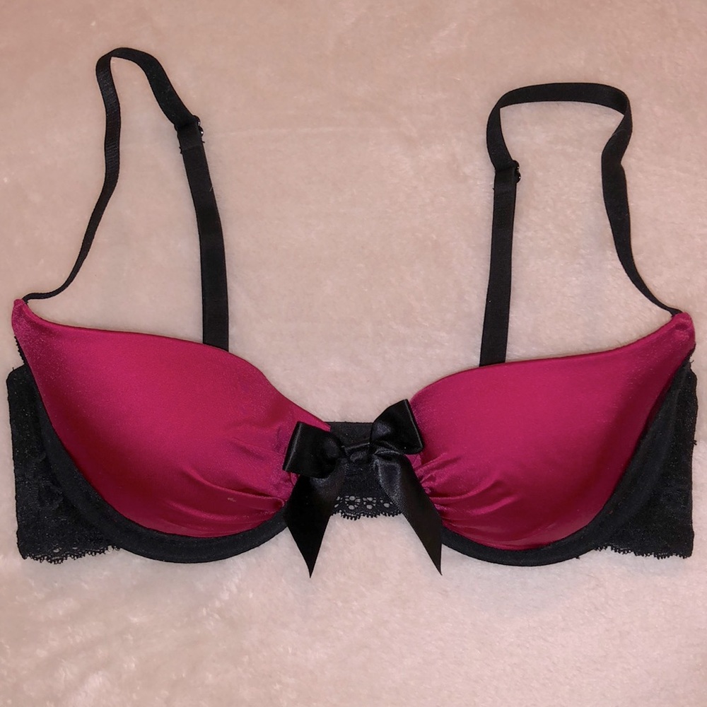 Gilligan & O’Malley Intimates Red & Black Lace Sexy Push-Up Bra - 34C